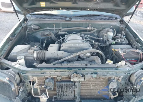 2002 Toyota Tundra Ltd V8 z USA, uszkodzony, nr VIN 5TBRT38162S221267